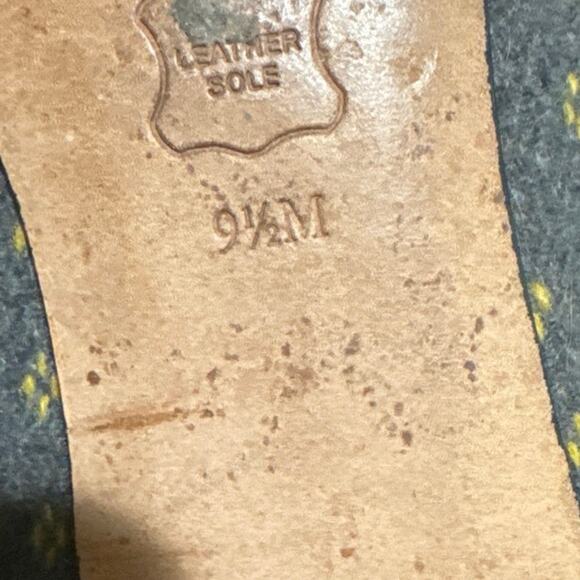 Womens Talbots  Ryan Embroidered Champagne/Cheers Gray Slip-On Flat Loafers  9.5 - Picture 6 of 7